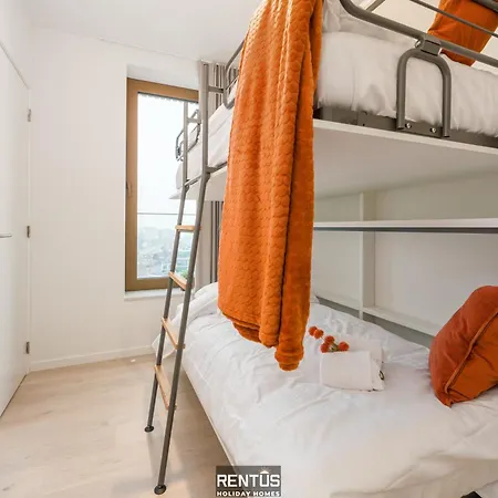 O Searys - Stylish With Stadium View In Oostende